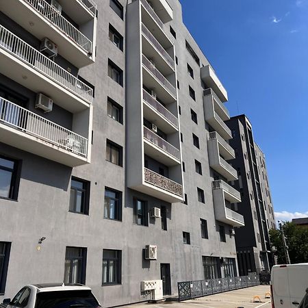 Apartament Madeira Lägenhet Oradea Exteriör bild